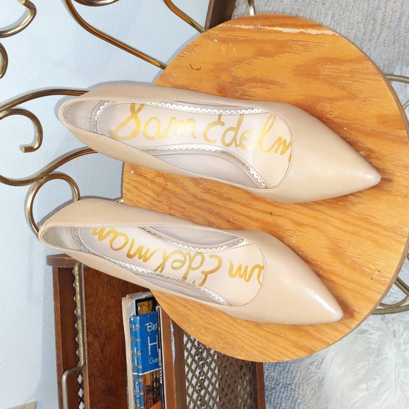 Pointed Toe Pumps - Picture 4 of 12